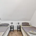 Worker Near Stuttgart, Nürtingen, Autobahn A8, Parking,wifi,smart,smart Tv Apartment Oberboihingen