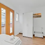 Apartment Worker Near Stuttgart, Nürtingen, Autobahn A8, Parking,wifi,smart,smart Tv *