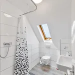 Worker Near Stuttgart, Nürtingen, Autobahn A8, Parking,wifi,smart,smart Tv Apartment Oberboihingen