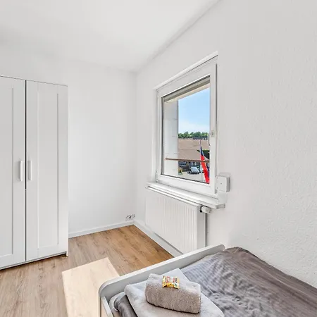 Worker Near Stuttgart, Autobahn A8, Parking, Wifi, Smart Tv Oberboihingen