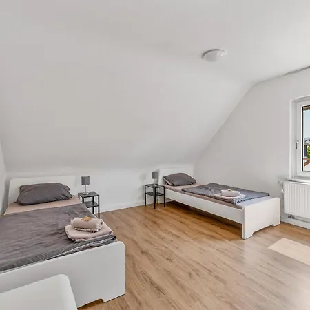 Worker Near Stuttgart, Nuertingen, Autobahn A8, Parking,wifi,smart,smart Tv Διαμέρισμα *