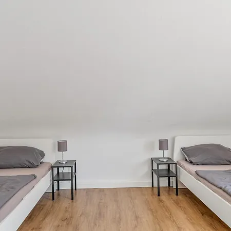 Worker Near Stuttgart, Autobahn A8, Parking, Wifi, Smart Tv * Oberboihingen
