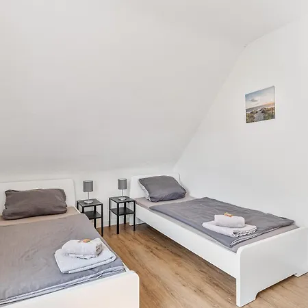 Lägenhet Monteur Near Stuttgart Parking,wifi,smart,smart Tv
