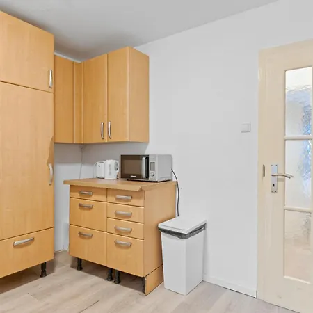 Apartment Worker Near Stuttgart, Nürtingen, Autobahn A8, Parking,wifi,smart,smart Tv