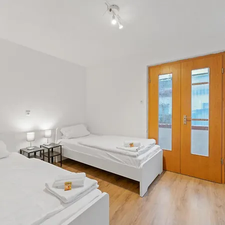 Lägenhet Monteur Near Stuttgart Parking,wifi,smart,smart Tv *