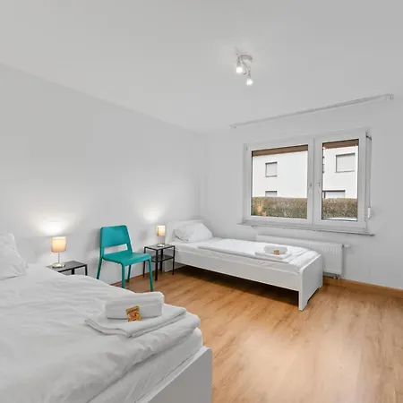 Worker Near Stuttgart, Autobahn A8, Parking, Wifi, Smart Tv Oberboihingen