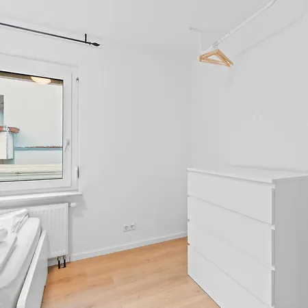 Worker Near Stuttgart, Autobahn A8, Parking, Wifi, Smart Tv
