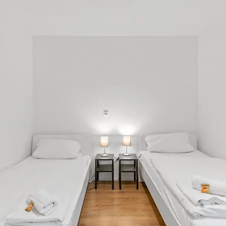 Lägenhet Monteur Near Stuttgart Parking,wifi,smart,smart Tv Oberboihingen