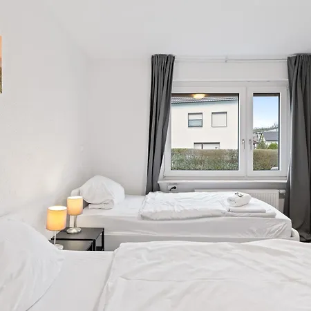 Worker Near Stuttgart, Nürtingen, Autobahn A8, Parking,wifi,smart,smart Tv Apartment *