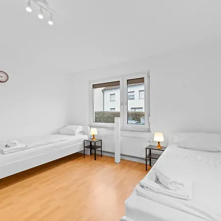 Worker Near Stuttgart, Autobahn A8, Parking, Wifi, Smart Tv * Oberboihingen