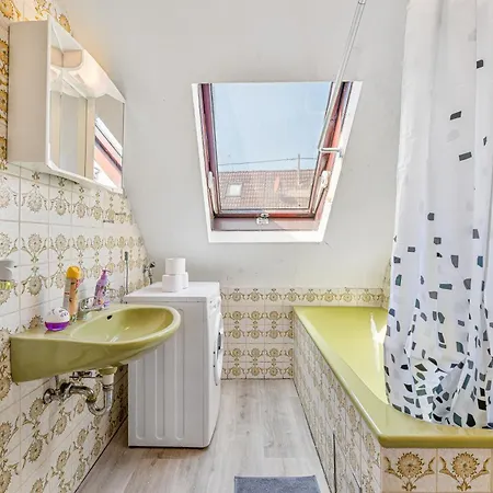 Worker Near Stuttgart, Nuertingen, Autobahn A8, Parking,wifi,smart,smart Tv Διαμέρισμα Oberboihingen