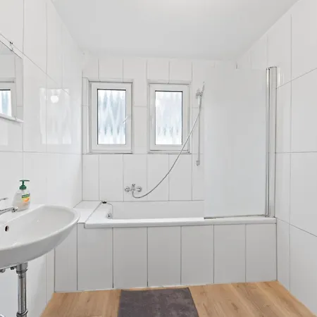 Worker Near Stuttgart, Autobahn A8, Parking, Wifi, Smart Tv *