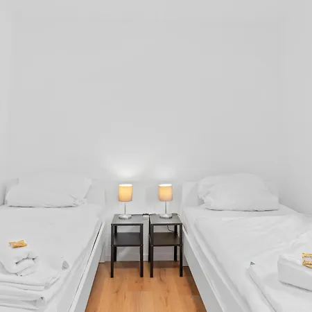 Worker Near Stuttgart, Autobahn A8, Parking, Wifi, Smart Tv