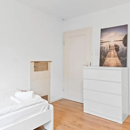 Monteur Near Stuttgart Parking,wifi,smart,smart Tv * Oberboihingen