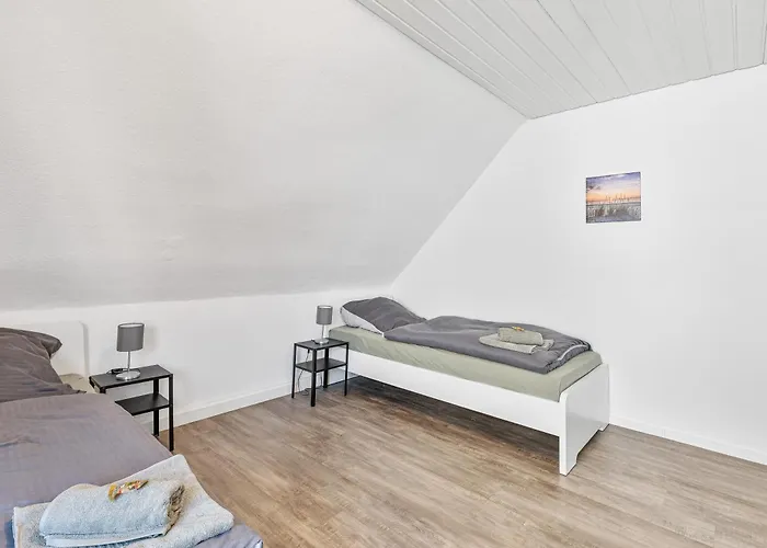 Worker Near Stuttgart, Nuertingen, Autobahn A8, Parking,wifi,smart,smart Tv דירה Oberboihingen