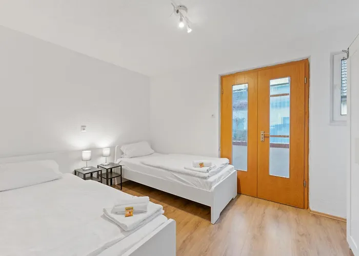 דירה Worker Near Stuttgart, Nuertingen, Autobahn A8, Parking,wifi,smart,smart Tv *