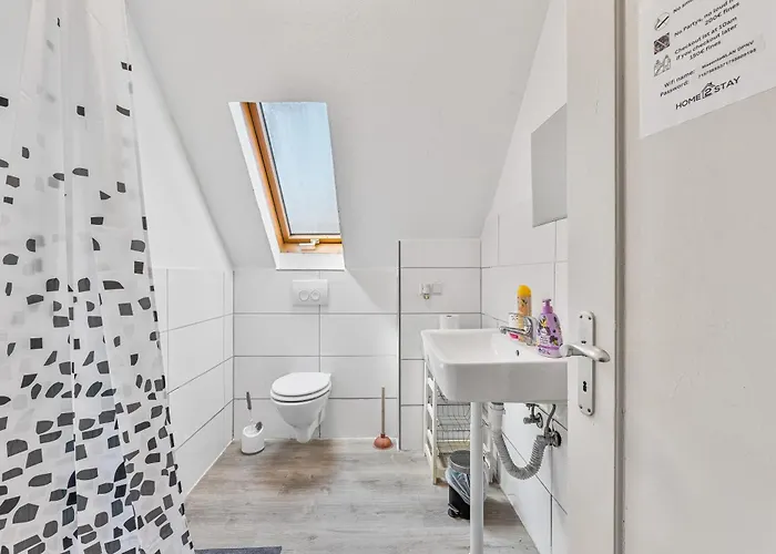 Worker Near Stuttgart, Nuertingen, Autobahn A8, Parking,wifi,smart,smart Tv * Oberboihingen