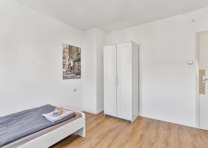 דירה Worker Near Stuttgart, Nuertingen, Autobahn A8, Parking,wifi,smart,smart Tv *