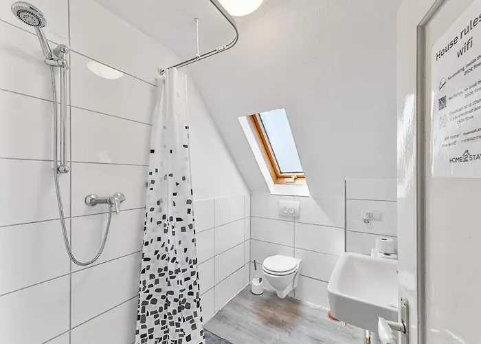 Worker Near Stuttgart, Nuertingen, Autobahn A8, Parking,wifi,smart,smart Tv דירה Oberboihingen