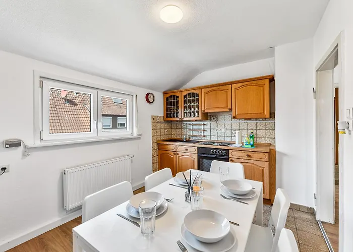 Worker Near Stuttgart, Nuertingen, Autobahn A8, Parking,wifi,smart,smart Tv דירה Oberboihingen