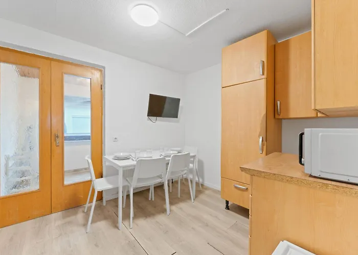 דירה Worker Near Stuttgart, Nuertingen, Autobahn A8, Parking,wifi,smart,smart Tv Oberboihingen